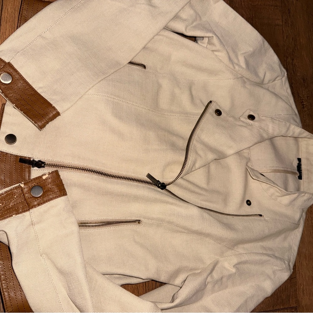 Worth N.Y. Stylish Tan and Cream jacket size 8